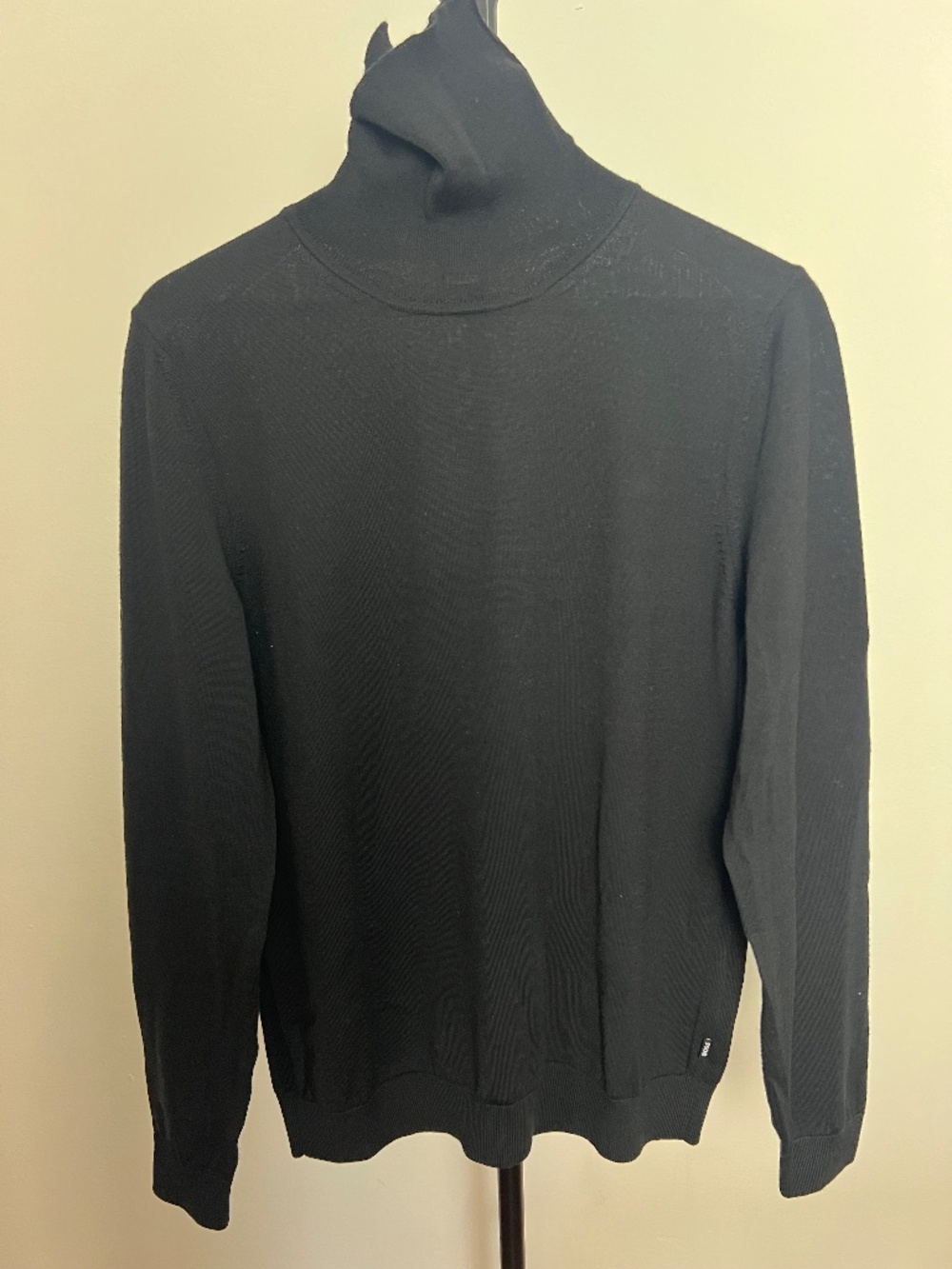 Hugo Boss Fine Italian Yarn Will Light Weight Black Turtleneck Sweater